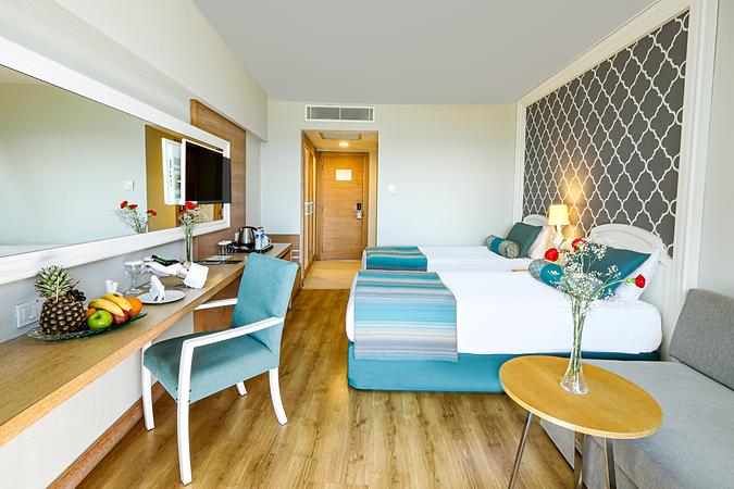 Deluxe Kısmi Deniz Manzaralı Oda